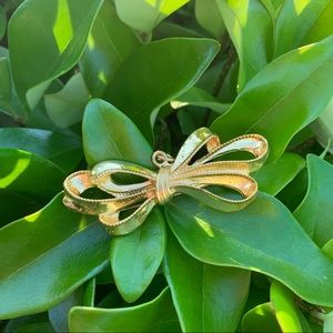Vintage Gold Color Bow Brooch/Pin/Pendant